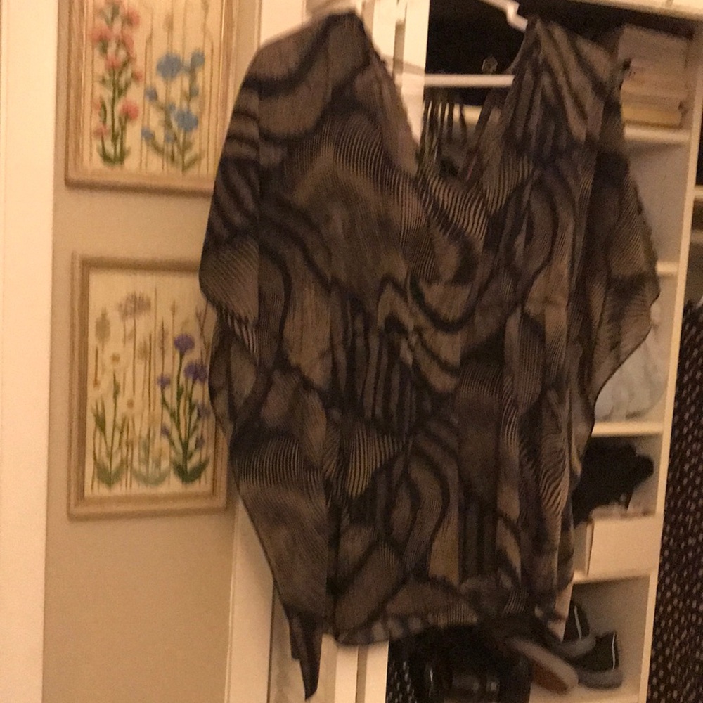 Printed black and beige blouse